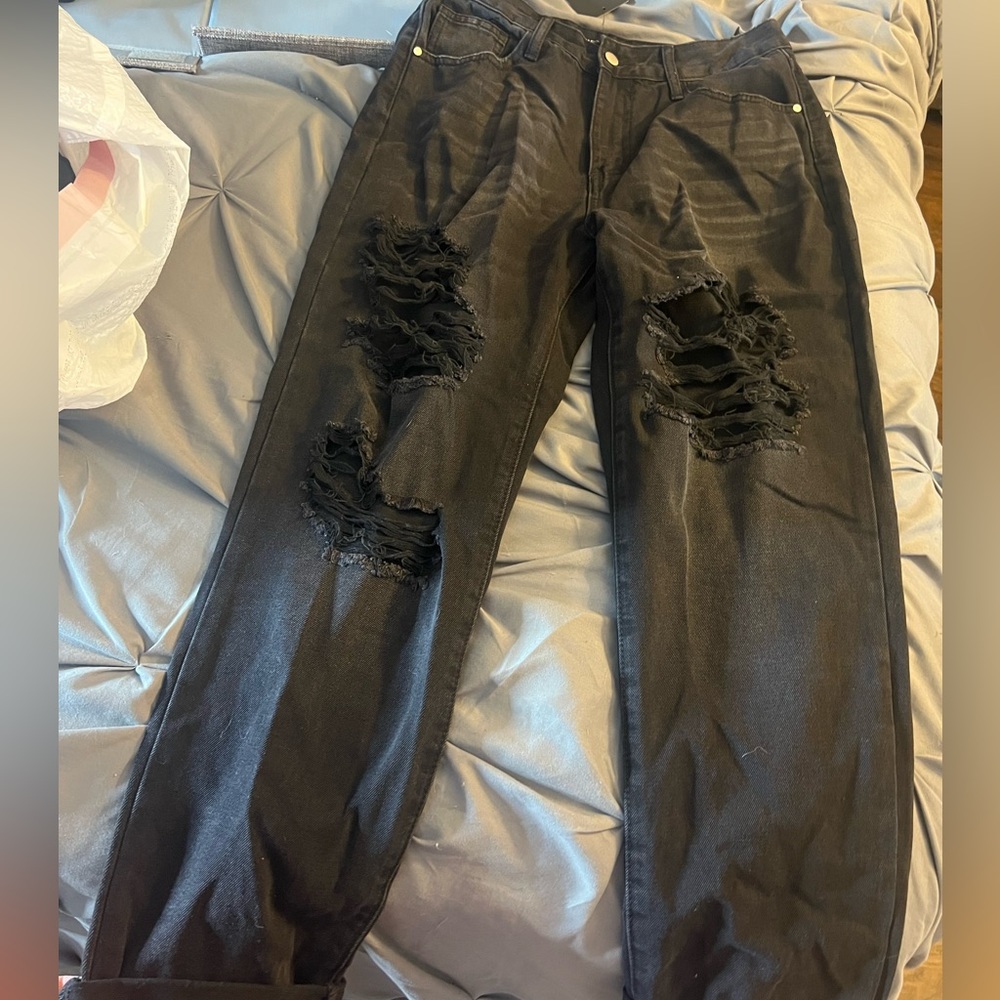Black ripped boyfriend jeans